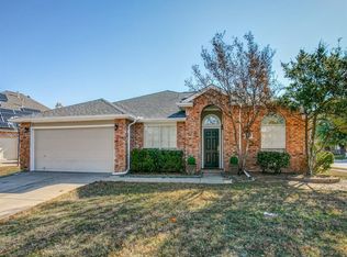 3900 Larkspur Dr, Haltom City, TX 76137