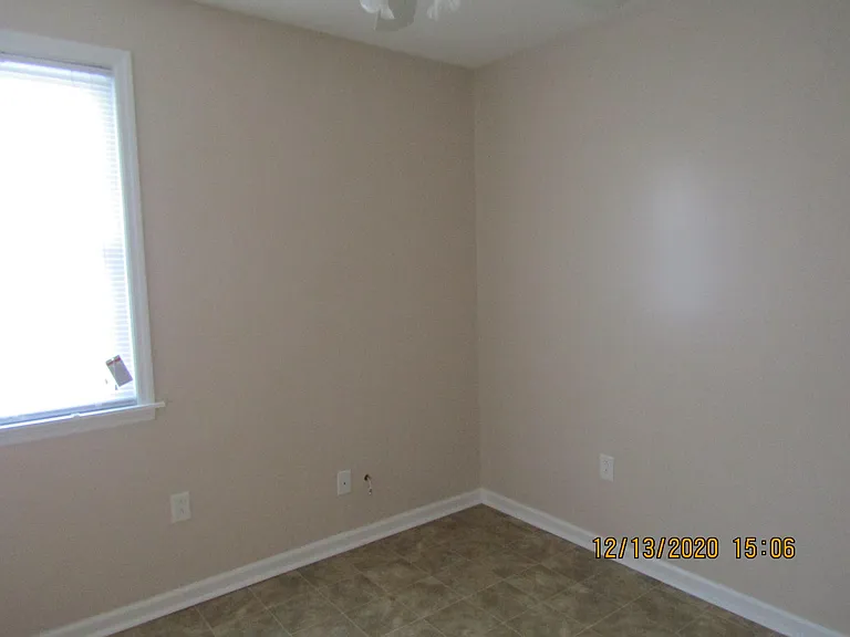 105 Bee St — Photo 3
