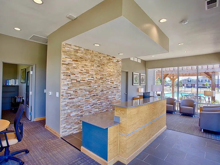 Chariot Pointe Apartments — Photo 17