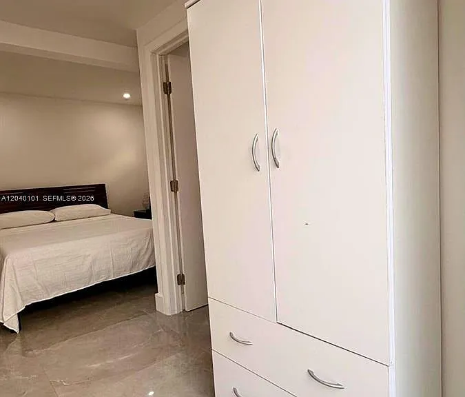 2255 SW 33rd Ave #1 — Photo 8