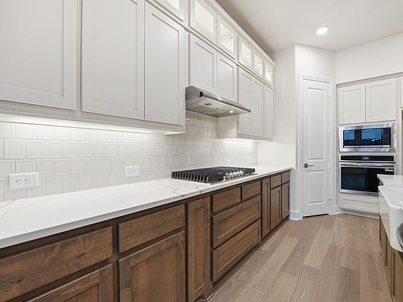 4th image of 952 Alberta Spruce Rd