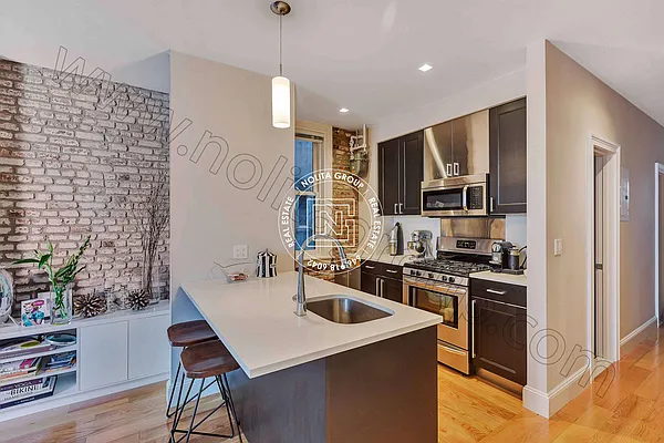 Rented by Nolita Group | media 12