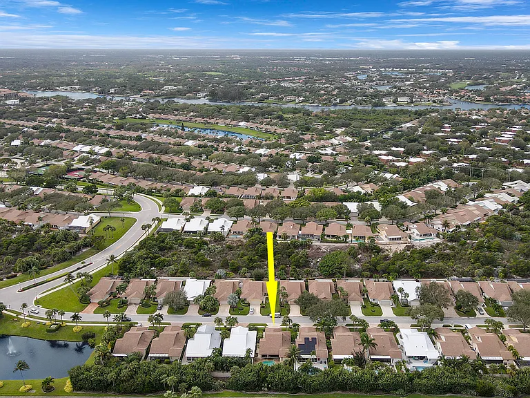 111 Seashore Dr — Photo 42