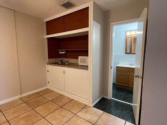 2nd image of 3451 NE 13th Ave