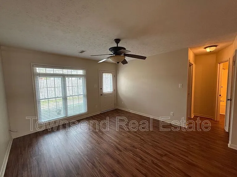 2752 Helaman Ct #3 — Photo 3
