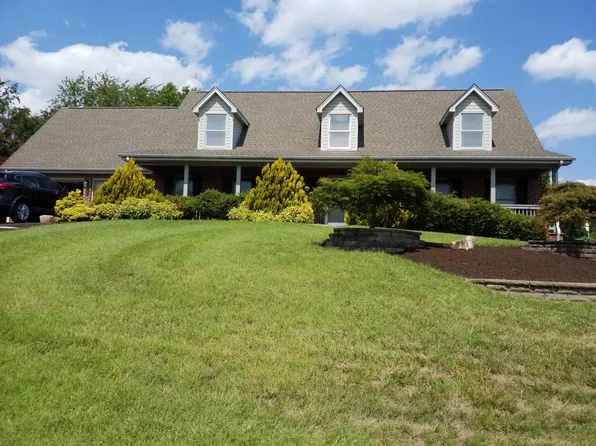 5105 Plantation Grove Ln, Roanoke, VA 24012