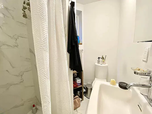 Rented by J PRESTON AND ASSOCIATES INC | media 10