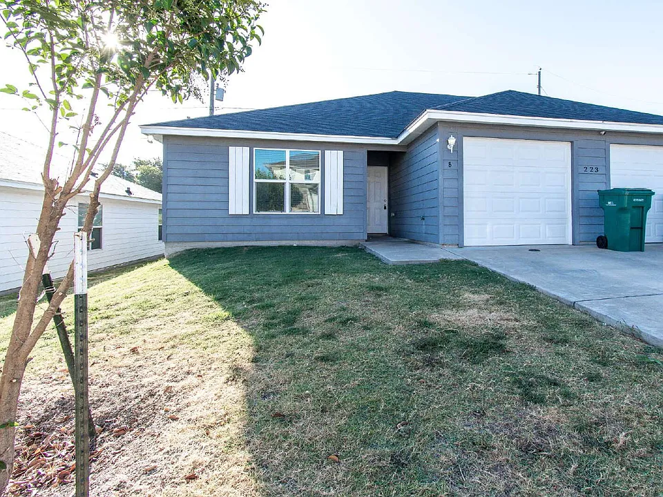 223 N Mary Jo Dr #B