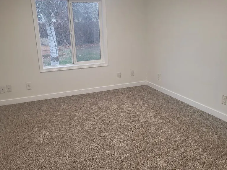 1305 Sanford Ave — Photo 4
