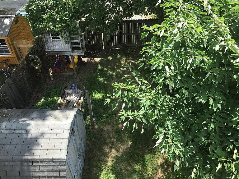 312 S Pine St — Photo 7