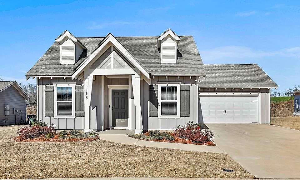 1st image of 1825 Woodward Oaks Trl