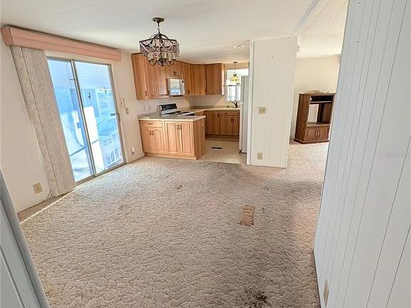 4th image of 1102 46th Ave E