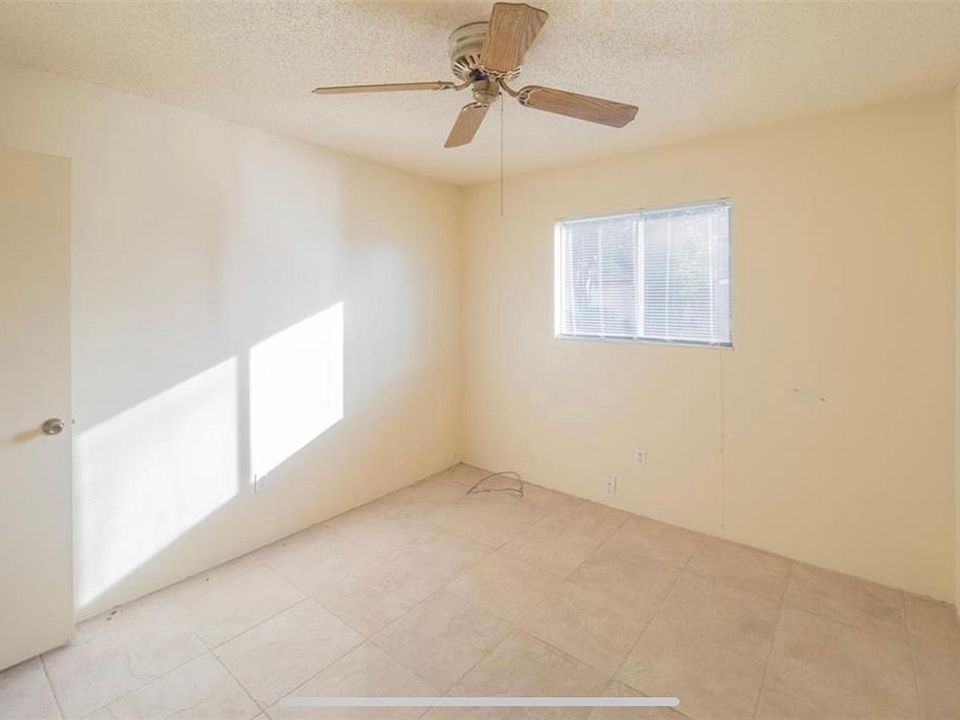 1st image of 501 W Rosewood Ln #501