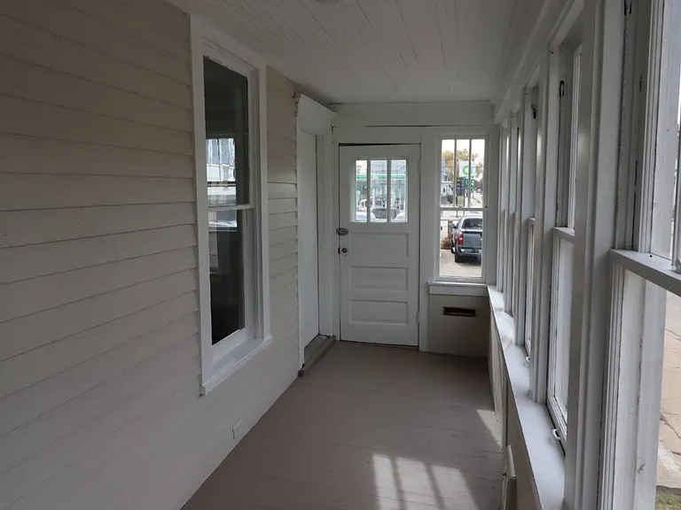 510 Bowen St — Photo 5