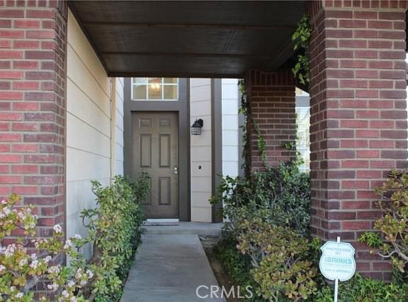 4th image of 890 Bayberry Dr
