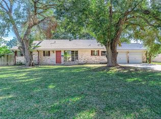 2609 Lake Park Dr, La Marque, TX 77568