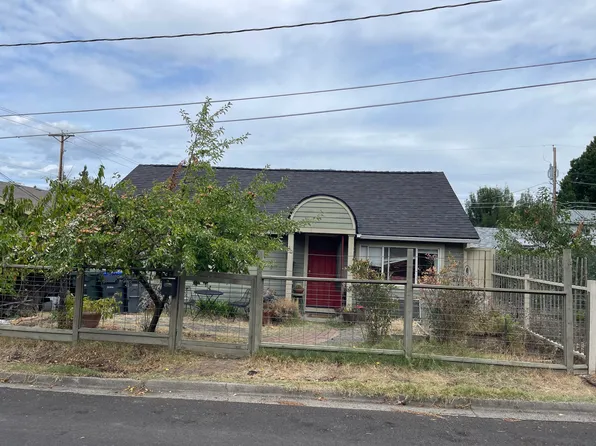 36 Dewey St, Ashland, OR 97520