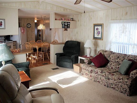 3rd image of 221 Cherrywood Dr