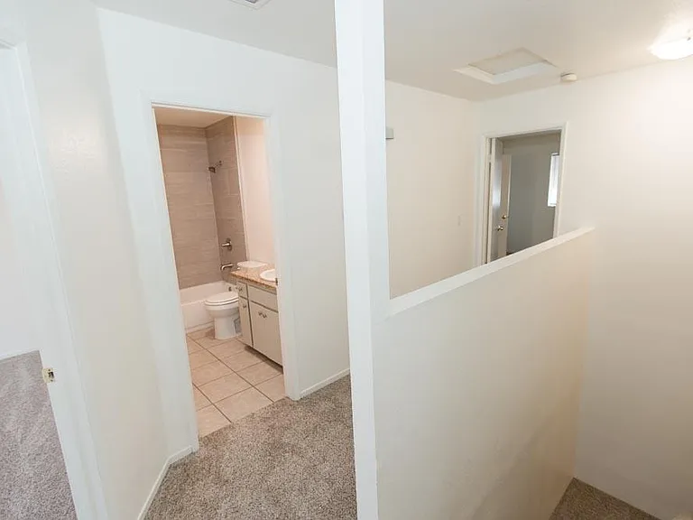 880 Osmun Cir — Photo 18