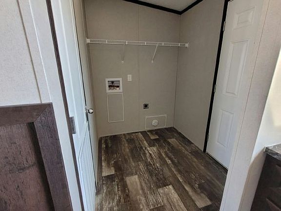2nd image of 1462 Center Dr #123