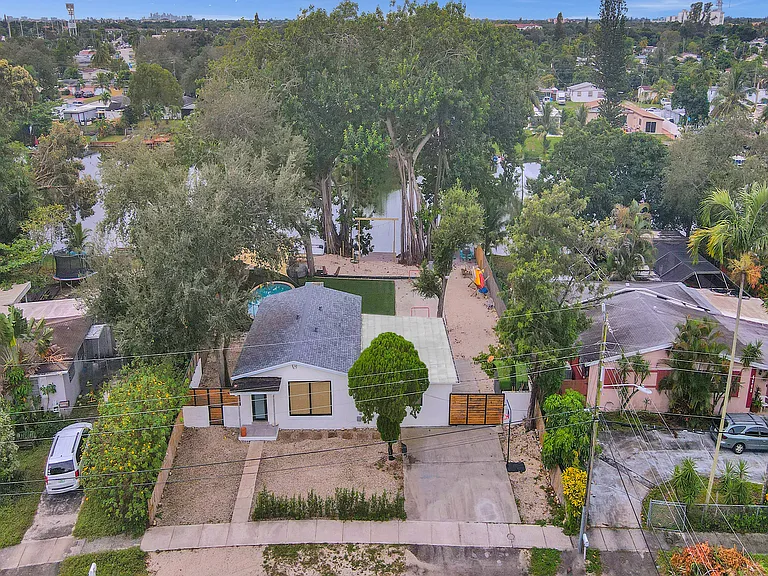 4030 SW 33rd St — Photo 45