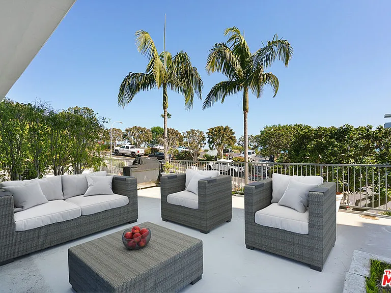 17350 Sunset Blvd #103 — Photo 7