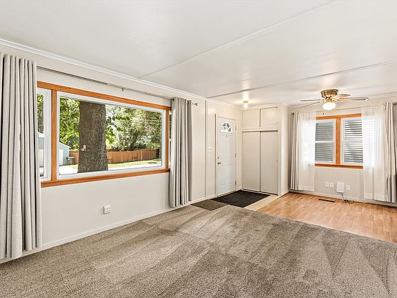 4th image of 6105 Crown Ln
