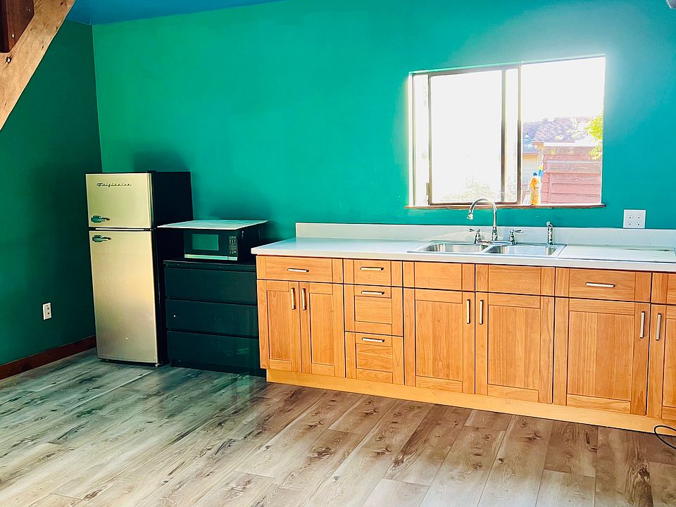 1st image of 170 Avenue Portola Half