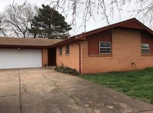 913 Hillcrest Dr, Enid, OK 73701
