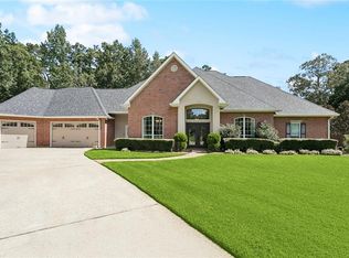 381 Stonehaven Dr, Mandeville, LA 70471