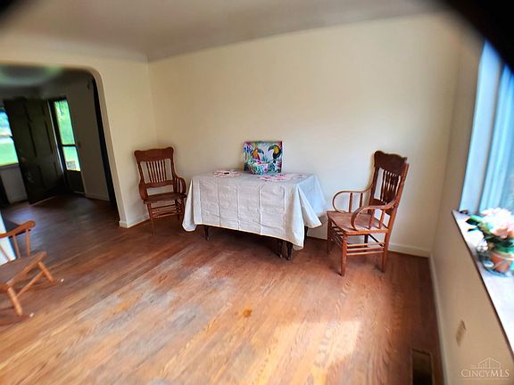 4th image of 5837 E Kemper Rd