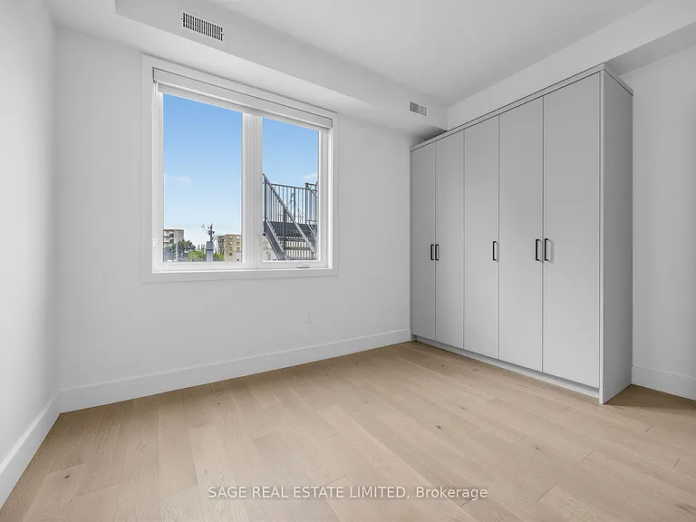909 Castlefield Ave #2 — Photo 16
