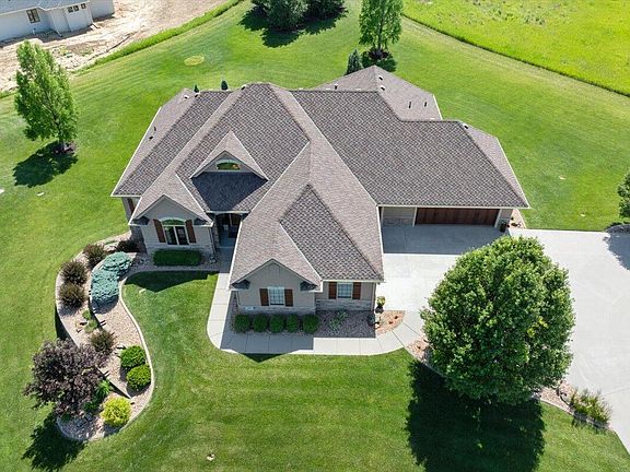 4th image of 23585 Murphy Ln