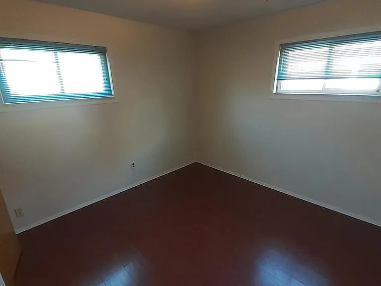 4938 Roosevelt Blvd — Photo 6