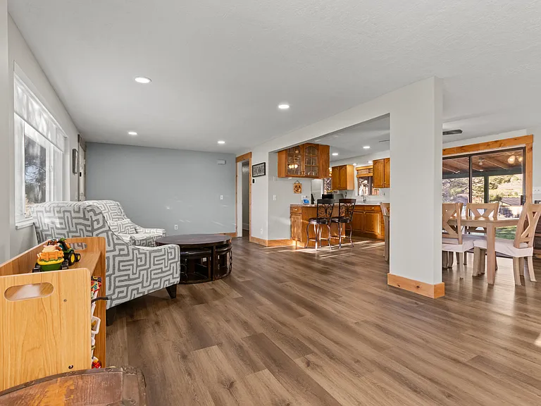 10390 N Highway 38 — Photo 11