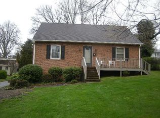 404 Sunset Dr, High Point, NC 27262