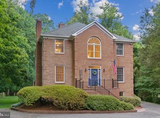 1034 Towlston Rd, Mc Lean, VA 22102