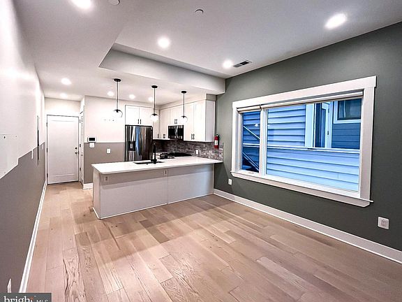 5th image of 822 Kennedy St NW #3
