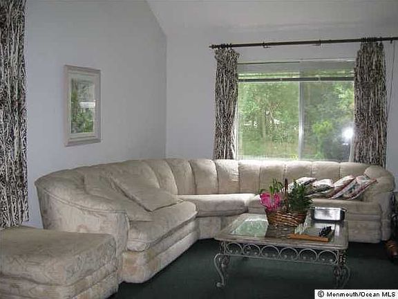 4th image of 1504 Long Beach Ave