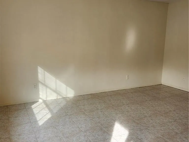 216 Gastel Cir #6 — Photo 2