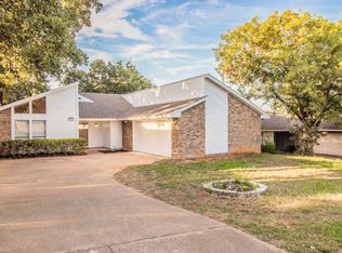 7659 Blue Carriage Ct, Fort Worth, TX 76120