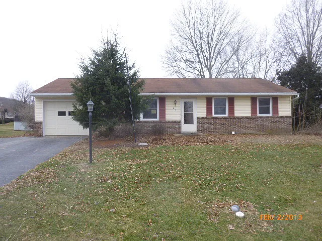 810 Lakeview Dr photo 1