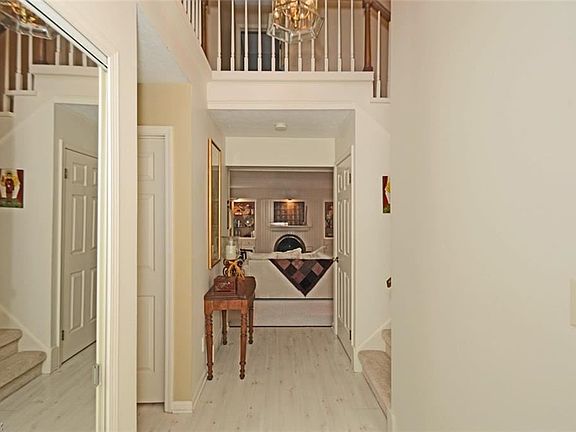 3rd image of 1055 Stonewood Ct