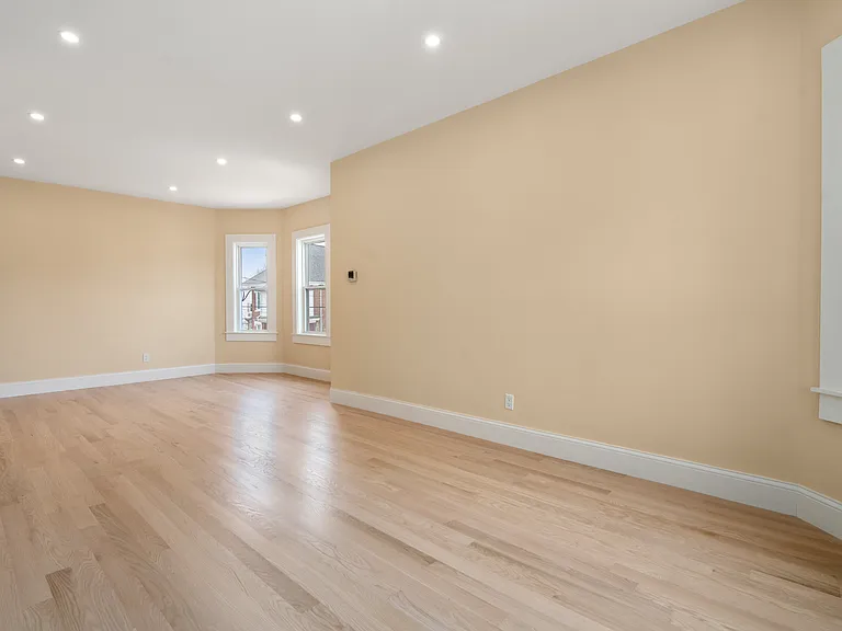 99 Beech St #2 — Photo 6