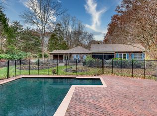 16 Sunninghill Rd, Southampton, NY 11968