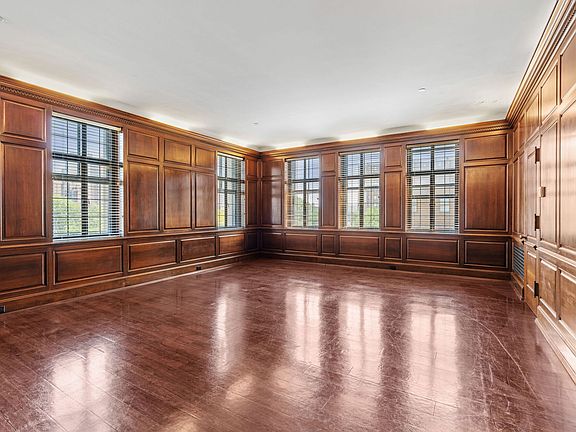 5th image of 430 Oak Grove St APT 412