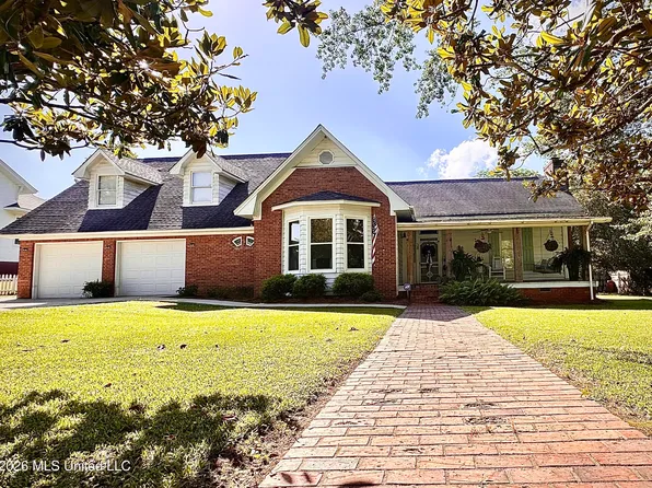 38 Church St, Lake, MS 39092
