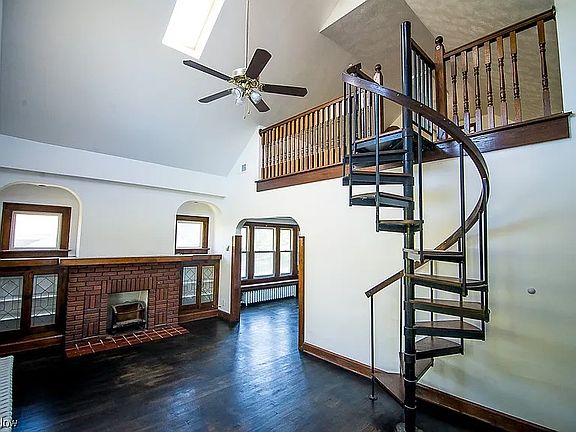 3rd image of 2227 Oak Park Ave