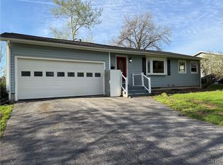 126 Belleview Dr, Canastota, NY 13032