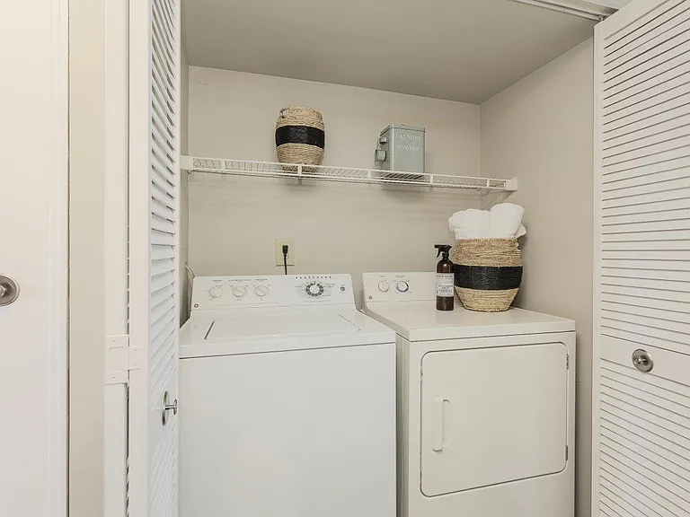 Woodbrook Apartment Homes — Photo 5